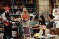 Кадры из телесериала 'Друзья' (Friends). На фото -