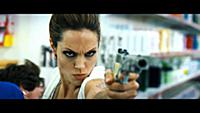 Кадры из фильма 'Wanted', 2008. На фото: Анжелина 
