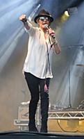 GREAT TEW, OXFORD, ENGLAND - Lulu at the Cornbury 