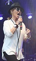 GREAT TEW, OXFORD, ENGLAND - Lulu at the Cornbury 