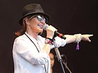 GREAT TEW, OXFORD, ENGLAND - Lulu at the Cornbury 