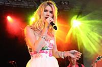 GREAT TEW, OXFORD, ENGLAND - Joss Stone at the Cor