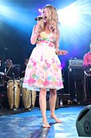 GREAT TEW, OXFORD, ENGLAND - Joss Stone at the Cor