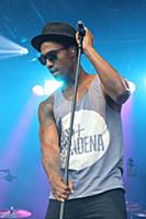 GREAT TEW, OXFORD, ENGLAND - Simon Webbe of Blue a