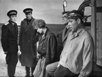 Кадр из фильма 'Последний хлеб', СССР, 1963. На фо