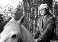 Кадр из фильма 'Поклонись огню', 1971. На фото: Та