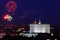 Праздничный салют в честь 65-й годовщины победы в 