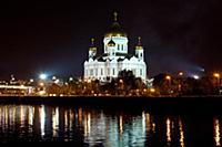 Иллюминация храма Христа Спасителя накануне праздн