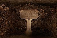 NATIONAL PICTURES

Spooky sightseers can spend H