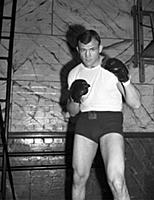 Joe Baksi , 26-year-old Polish-American heavyweigh