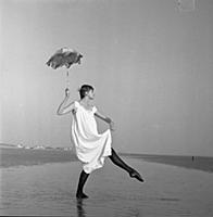 Photo by Ken Russell - February/March 1956
Umbrel