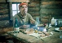 Кадр из фильма «Самогонщики»