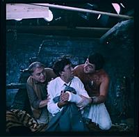 Кадр из фильма «Бриллиантовая рука», (1968).