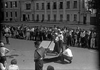 Кадр из фильма «Подкидыш», (1939).