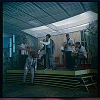 Кадр из фильма «Бриллиантовая рука», (1968).