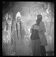 Кадр из фильма «Каменный цветок», (1946). На фото: