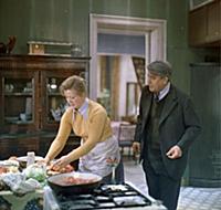 Съемки фильма «Портрет с дождем», (1977). На фото: