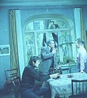 Съемки фильма «Портрет с дождем», (1977). На фото:
