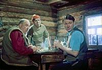Кадр из фильма «Самогонщики». На фото: Евгений Мор