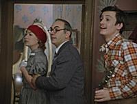 Кадр из фильма: 'Покровские ворота', (1982). На фо