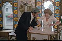 Кадр из фильма «Любовь и голуби», (1984). На фото: