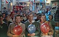 Кадр из фильма «Девушка с гитарой», (1958). На фот