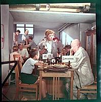 Кадр из фильма «Девушка без адреса», (1957).