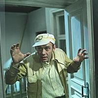 Кадр из фильма «Ты - мне, я - тебе», (1976). На фо