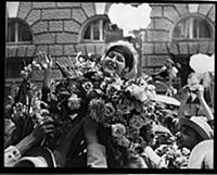 Кадр из фильма «Раба любви», (1975). На фото: Елен