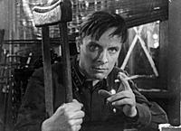 Кадр из фильма «В шесть часов вечера после войны»,