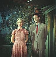Кадр из фильма «Испытание верности», (1954). На фо