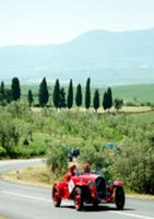 Легендарная Mille Miglia - гонка '1000 миль'. На т