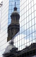 Чили, Сантьяго. Собор Метрополитана отражается в с