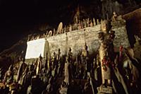 Лаос, 2004. На фото - статуи Будды в пещерах Пак О