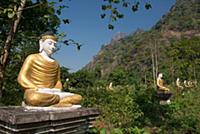MYANMAR / Kayin State / Hpa-an / Lumbini Park with