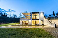 Bauhaus villa at dusk, Sauerland, Germany

Для ком
