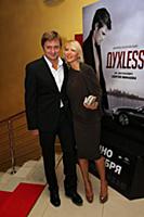 Артем Михалков с женой на премьере фильма «ДухLess
