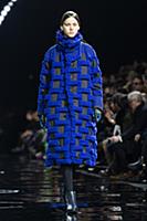 Показ Issey Miyake осень/зима 2015-2016. Неделя мо