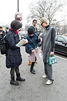 Стритстайл перед показом Chanel. Неделя моды в Пар