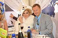 Мария Максакова, Денис Вороненков с дочерью. Скачк