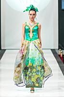 Показ Вячеслава Зайцева. Estet Fashion Week. Росси