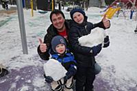Денис Матросов с сыновьями Федором и Иваном. Лиано