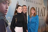 Светлана Журова (справа). Премьера фильма «Аманат»