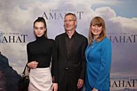 Светлана Журова (справа). Премьера фильма «Аманат»