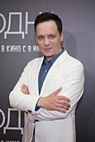 Александр Асташенок. Премьера фильма «Одна». Режис