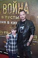 Алексей Чадов с сыном Федором. Премьера фильма «Св