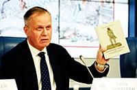 Хуго Эрикссен. Пресс-конференция, посвященная цере