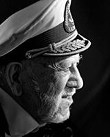 Советский и российский эстрадный певец Бедрос Кирк