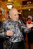 Советский и российский эстрадный певец Бедрос Кирк