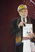Советский и российский эстрадный певец Бедрос Кирк